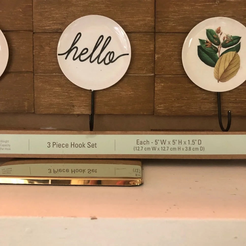 Charming Wall Hook Set with White and Green Design